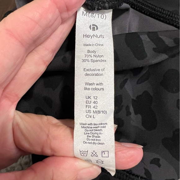 Hey Nuts Women’s Leopard Print Leggings Size Medium (8-10) Color Black/Gray - Picture 8 of 11